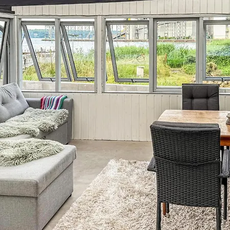 2 Bedroom In Ferienhaus *